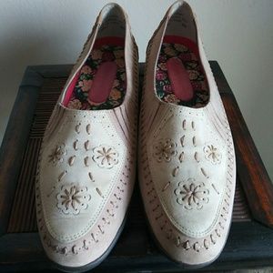 Hush Puppies stitched floral slip on loafers
